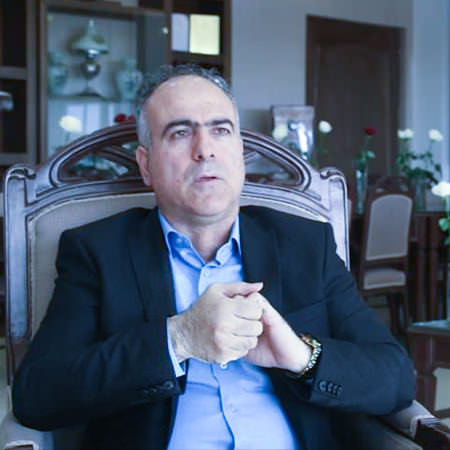 مستند فصلی میان آب و آینه